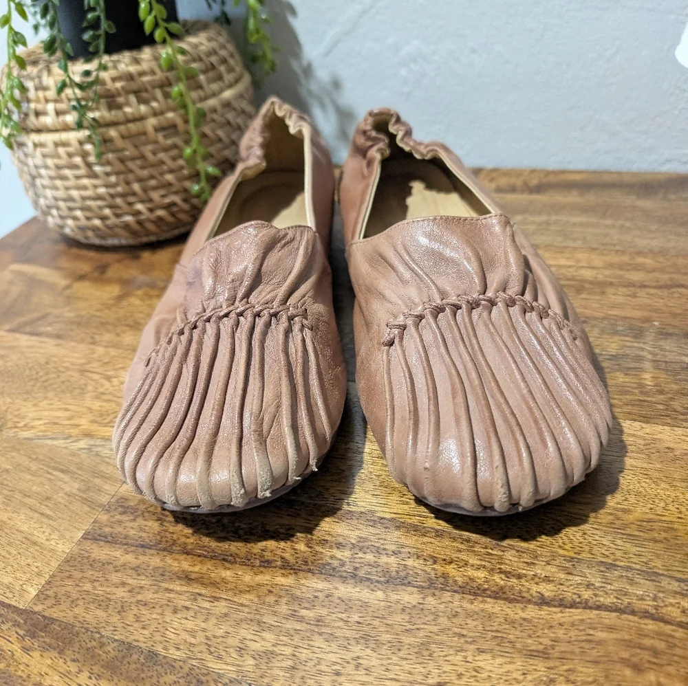 Chocolat‎ Blu Brown Pintuck Soft Leather Slip On Shoes Size Women's 9
